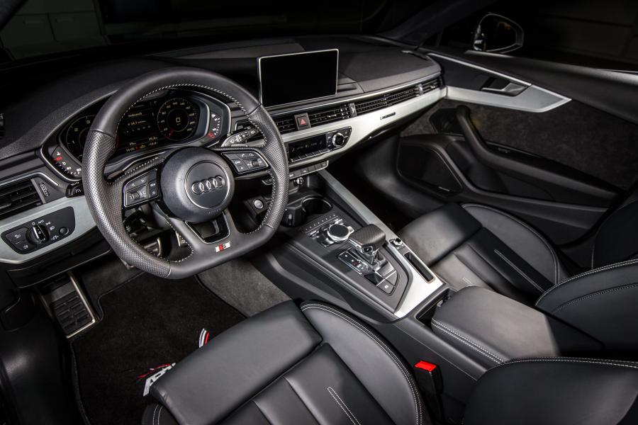 Интерьер Audi AS4 Avant by ABT (B9) 2016 года  (фото 4 из 16)
